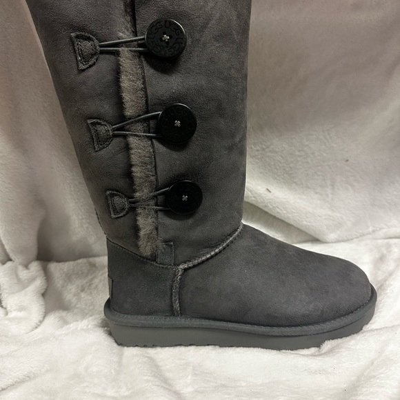UGG BAILEY TRIPLET BOOTS HUGE CLEARANCE REDUCTION!!!! - Picture 4 of 8